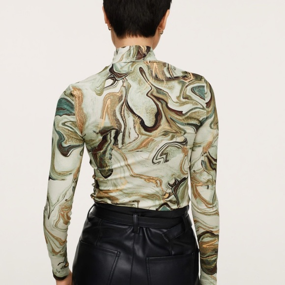 Mango long sleeved mesh top in marble print in green size Large - Picture 2 of 7